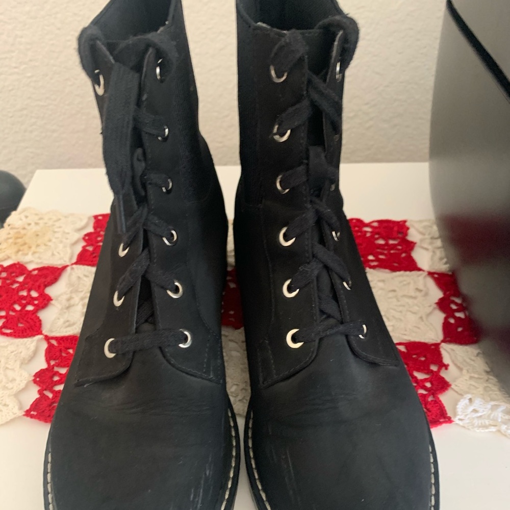 Gently used, have too many shoes. - Picture 3 of 3